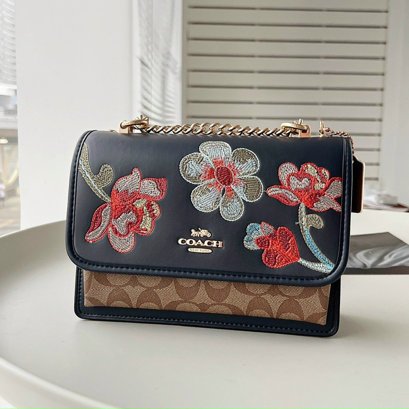 Túi đeo chéo C0.ach Klare Crossbody Embroidery