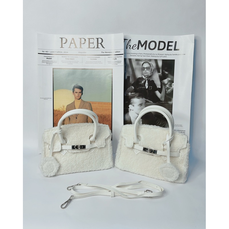 Túi Xách Đeo Chéo Lông Cừu Sang Chảnh, Túi Trắng Khoá Kim Loại, Phong Cách Hàn Quốc