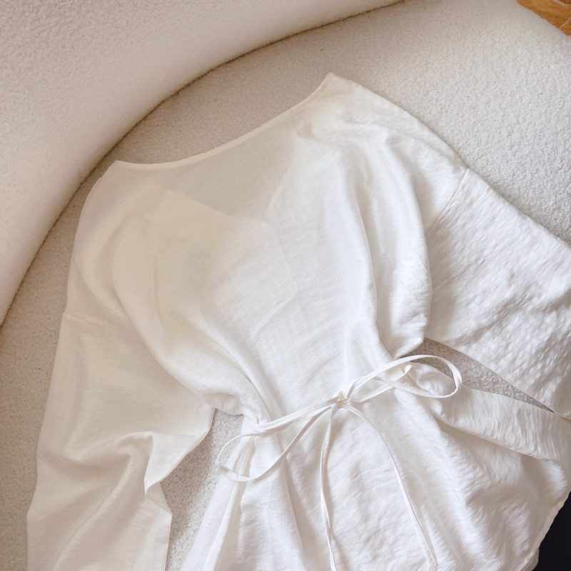 SET ÁO SƠ MI CỔ V KÈM CHÂN VÁY BÈO TẦNG TRẮNG