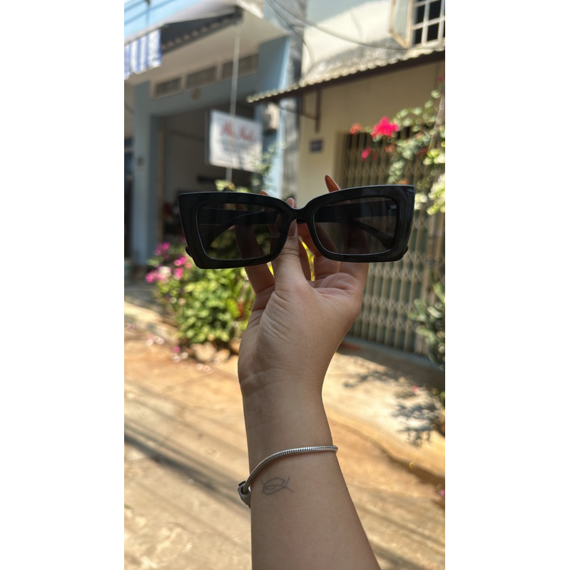 KÍNH MÁT NAM NỮ SANG TRỌNG ĐẸP GÁI