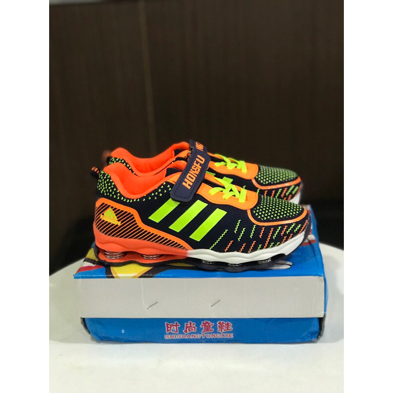 Giày thể thao trẻ em đế có giảm sóc có sẵn size 37