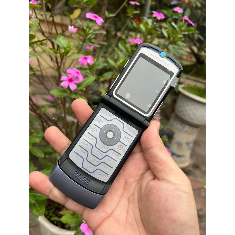 NGUYÊN ZIN, chính hãng điện thoại cổ moto v3i