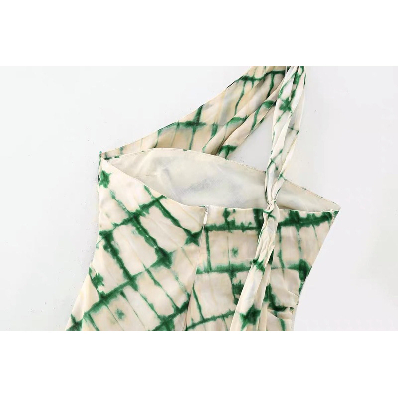 Đầm kẻ sọc lệch vai