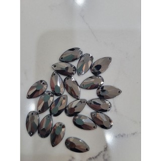 30 hạt đá nhiều màu đính trang trí.