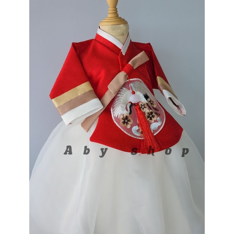 Váy hanbok cho bé tặng cài