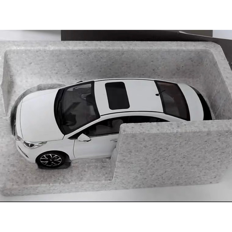 Mô hình xe Hyundai Accent tỉ lệ 1:18