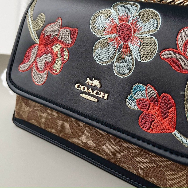 Túi đeo chéo C0.ach Klare Crossbody Embroidery