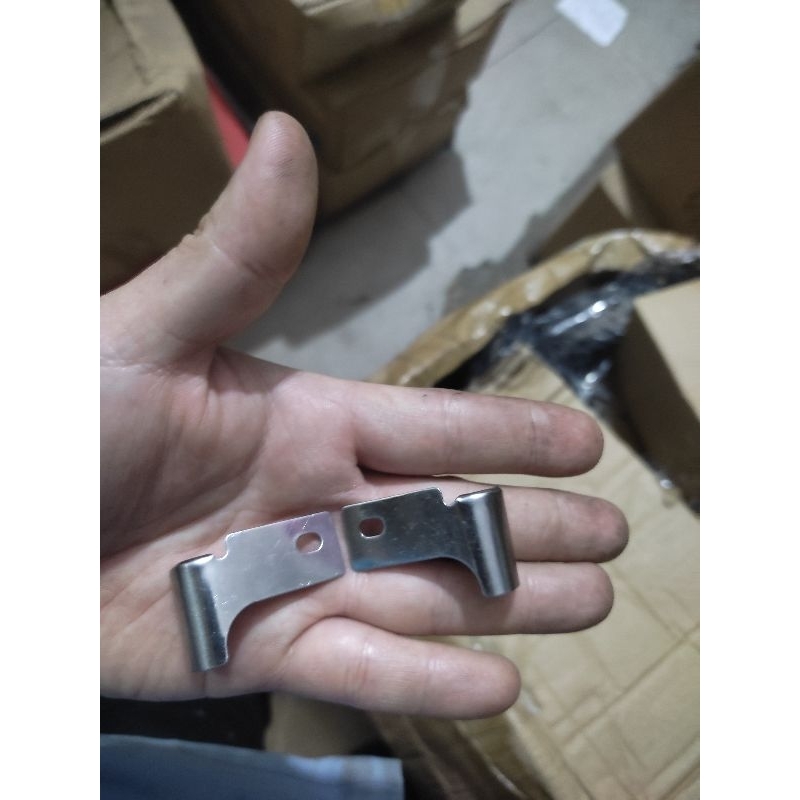 kẹp nẹp viền cốp xe vespa LX S