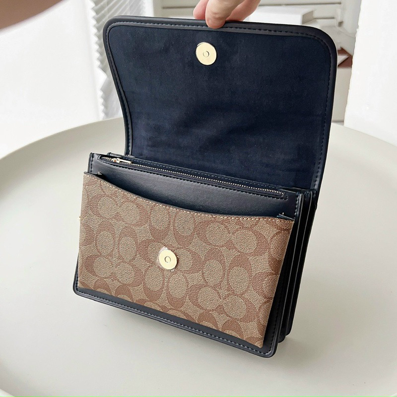Túi đeo chéo C0.ach Klare Crossbody Embroidery