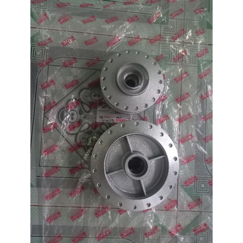 Đùm trước sau sirius sơn bạc