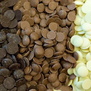 Socola compound hạt nút Cacao Talk 100g (Tách từ túi 1kg)