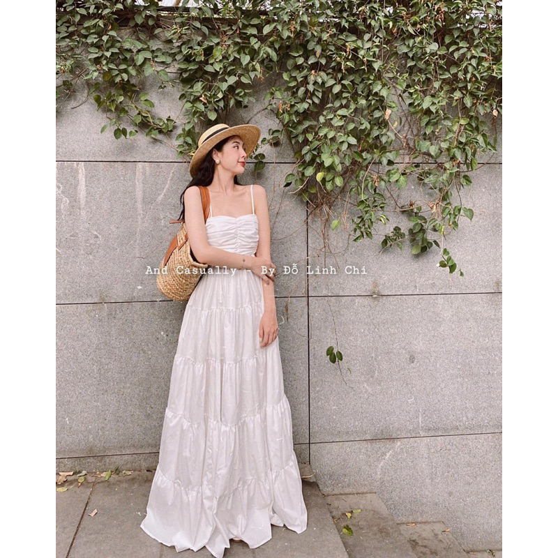 Đầm maxi nữ hai dây với thiết kế nhún tầng cut out eo hở lưng đuôi xoè