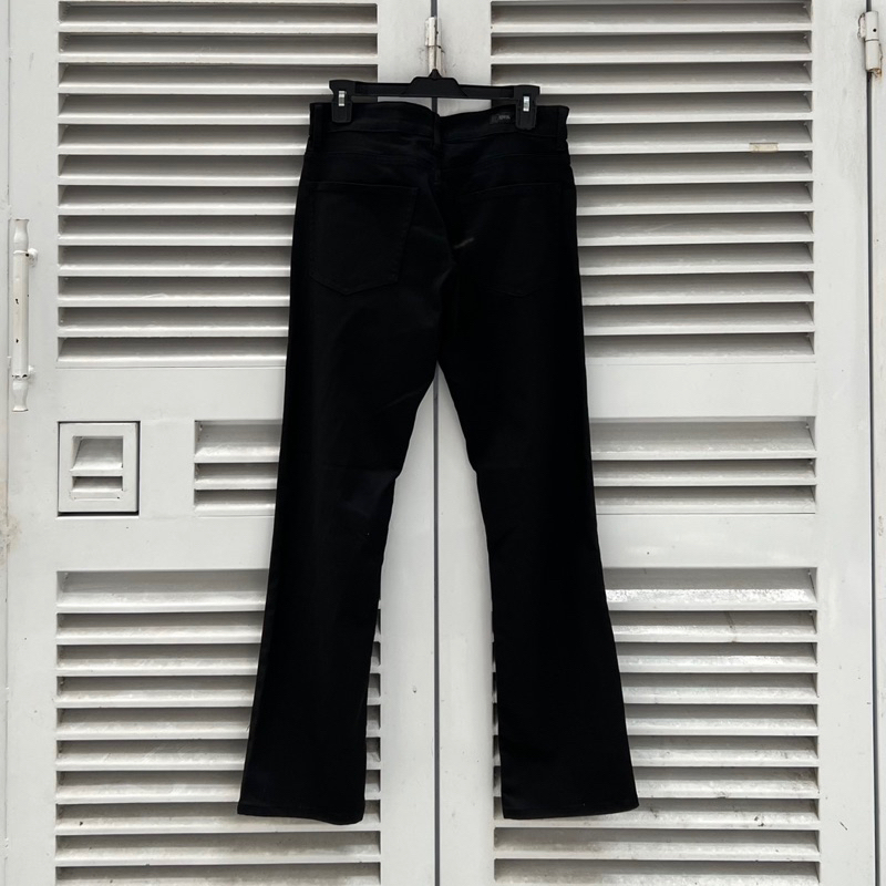 Quần Kaki EdWjn hàng hãng form basic hơi loe