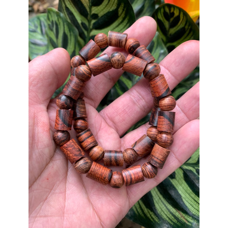 VÒNG TAY GỖ SƯA ĐỎ ,SƯA RỪNG TỰ NHIÊN.  HÀNG ĐỂ MỘC CÁC LOẠI.