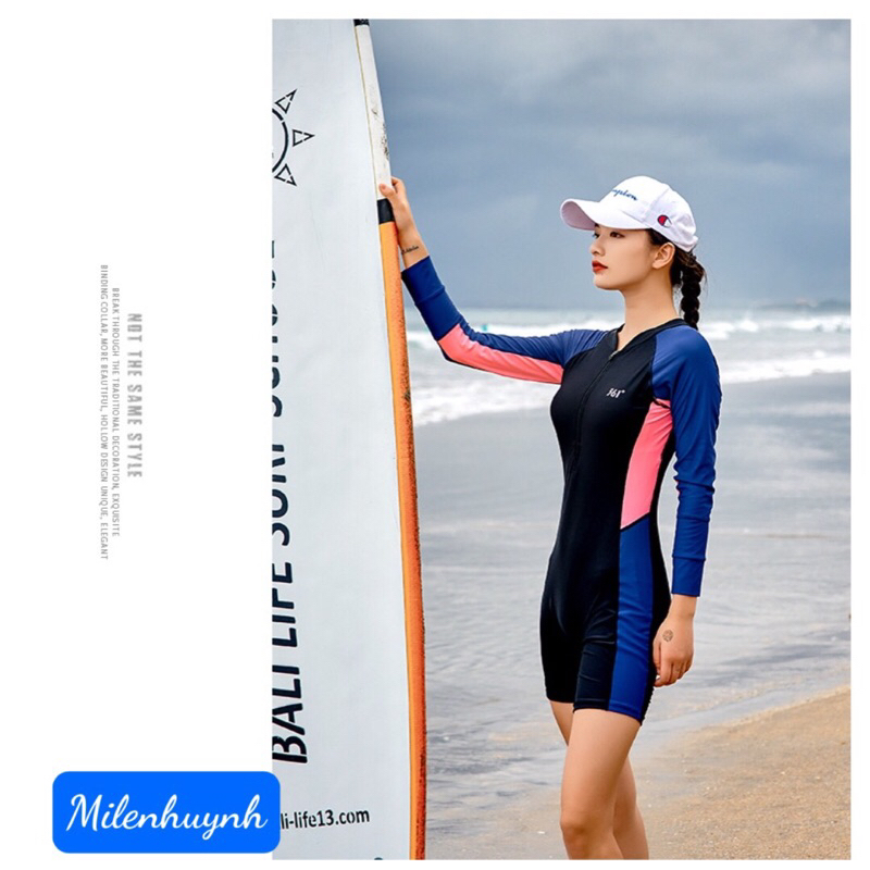 Đồ bơi một mảnh liền thân dài tay cho nữ SLY201073 361 màu đen, đen phối xanh hồng phong cách thể thao, có mút