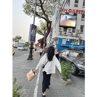 Sơ mi thêu cổ V [HÌNH THẬT MẪU SHOP CHỤP]