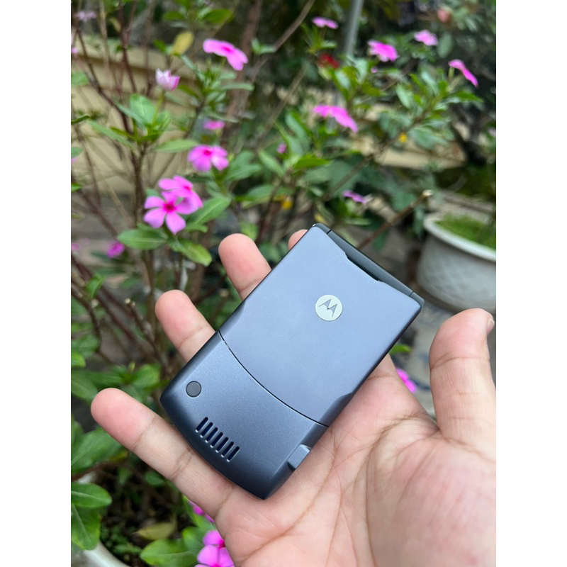 NGUYÊN ZIN, chính hãng điện thoại cổ moto v3i
