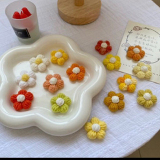 Hoa 5 cánh bằng len
