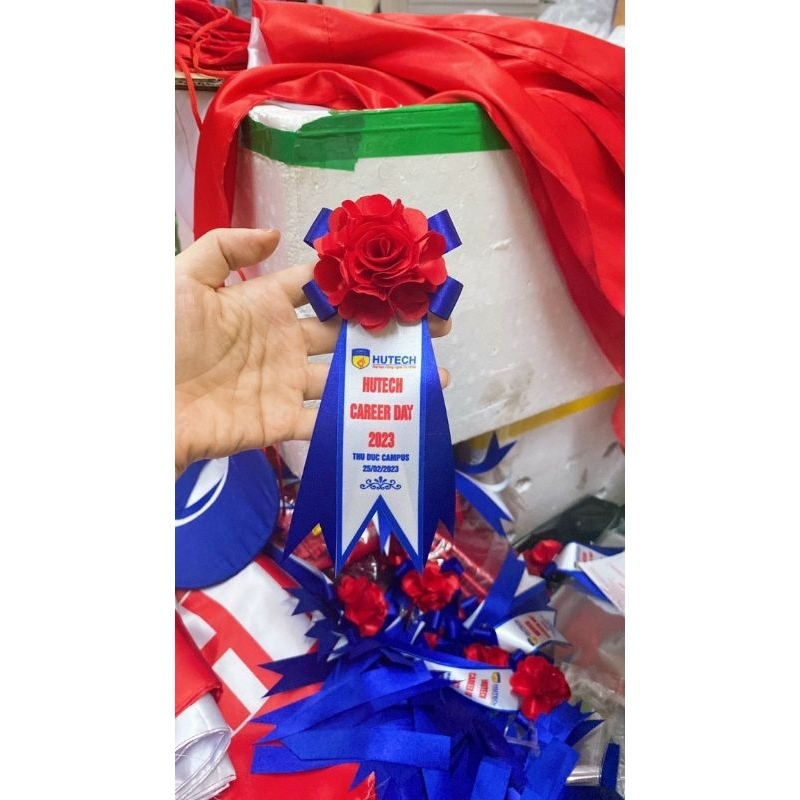 Hoa cài đại biểu