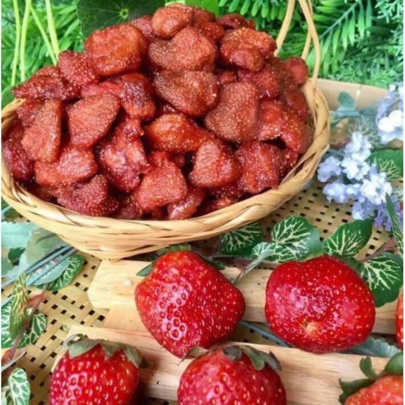 Mứt dâu tây sấy dẻo Đà Lạt 300g chua chua ngọt ngọt, dẻo thơm