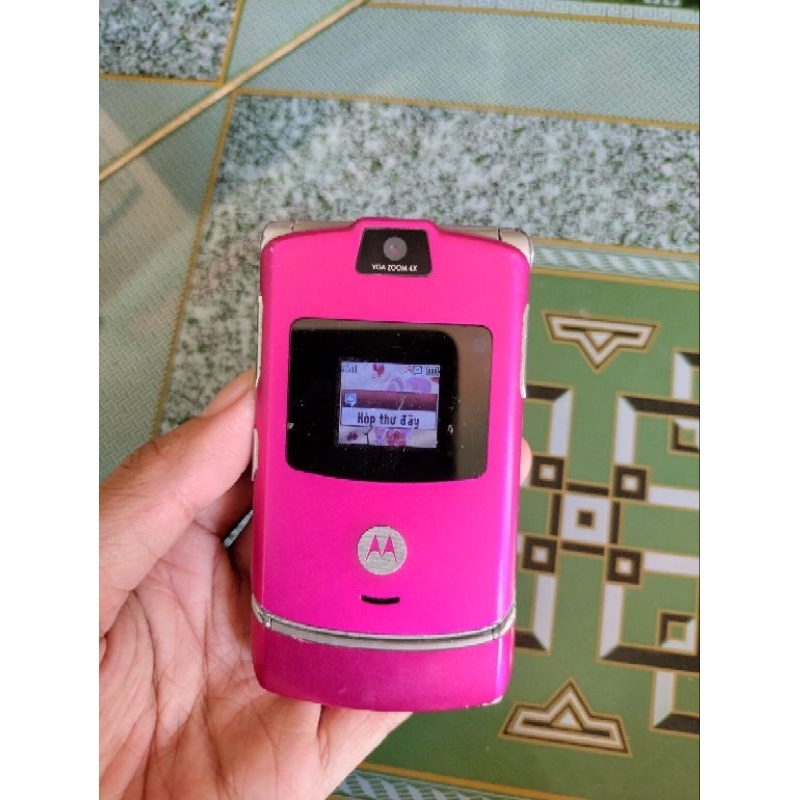 Điện thoại Motorola V3 nguyên zin đẹp