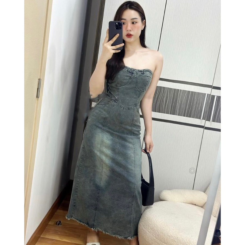 VÁY QUÂY JEAN DÁNG DÀI KHOÁ LƯNG XẺ SAU QCCC CHO NỮ. VÁY BÒ DENIM CÚP NGỰC MÀU XANH CỔ ĐIỂN QCCC.