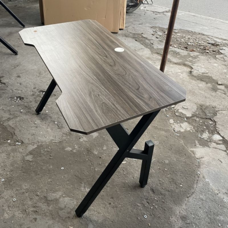 Bàn Gaming chữ Y