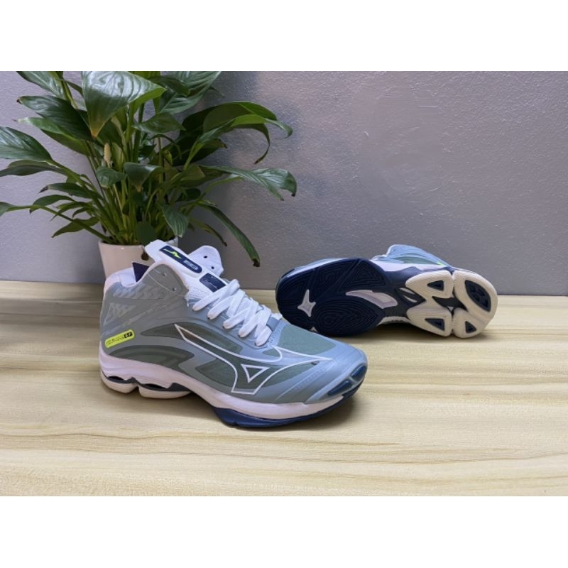 Giày bóng chuyên z7 Wave Lightning tặng tất túi