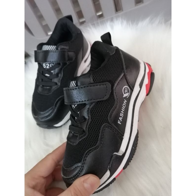 Xả kho giày thể thao trẻ em nhiều mẫu lẻ size như hình