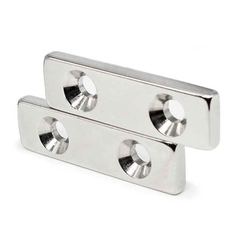 Nam châm hình chữ nhật 40x10x3mm có 2 lỗ vát M4 tiện ích