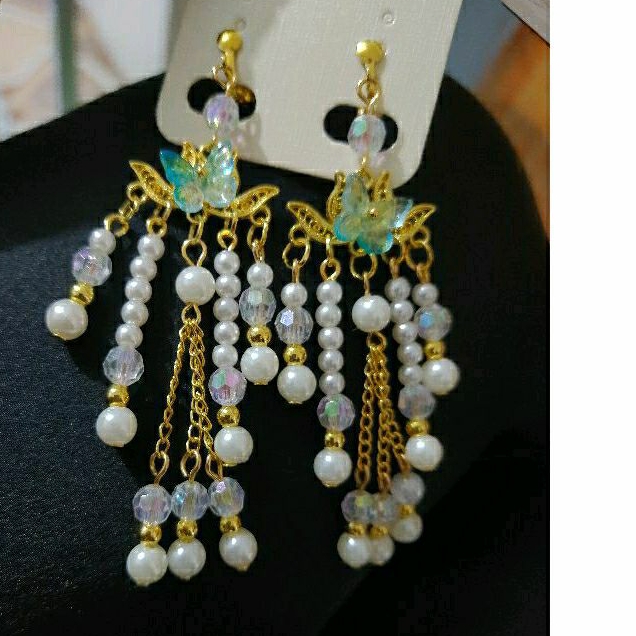 khuyên tai hồ điệp cổ trang hầu đồng