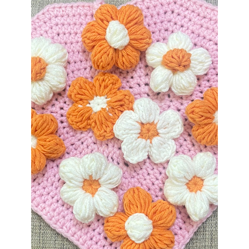 Pin cài/ Ghim cài/ Móc khoá bằng len hình bông hoa nhí siêu dễ thương