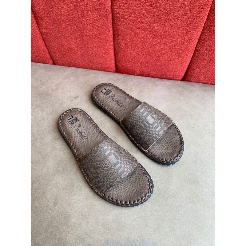 Dép da bò quai ngang đế khâu siêu đẹp  Kiểu dáng thanh lịch, màu sắc hài hòa trang nhã Năng động