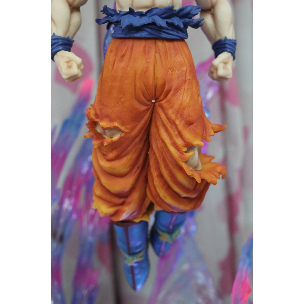 Mô hình Goku có led mới và 3 đầu thay thế - Mô hình Dragon Ball