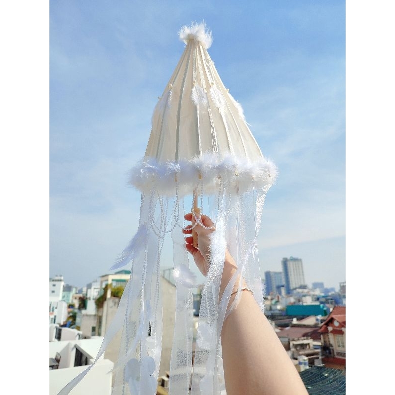 Dù cổ trang giấy đính hoa xinh phối tua rua xinh xắn