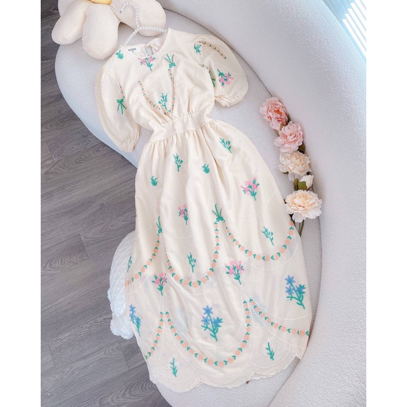 ĐẦM MAXI VẢI XÔ THÊU HOA NỔI
