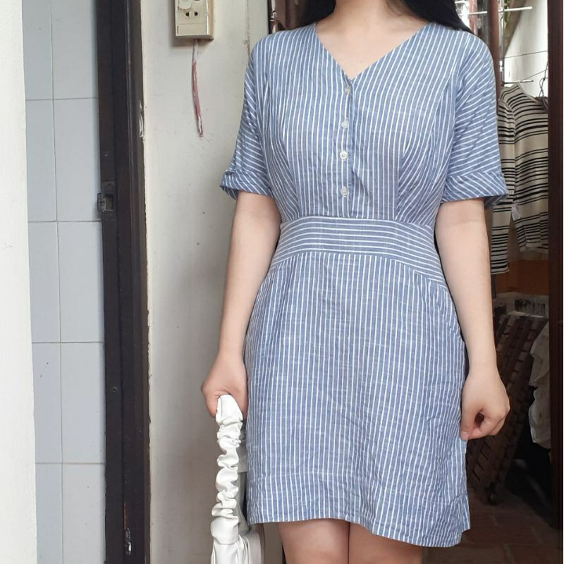Đầm váy sơ mi kẻ sọc nhỏ trắng mix xanh cổ V chất thô mát phong cách Hàn Quốc Ulzzang - hàng 2hand