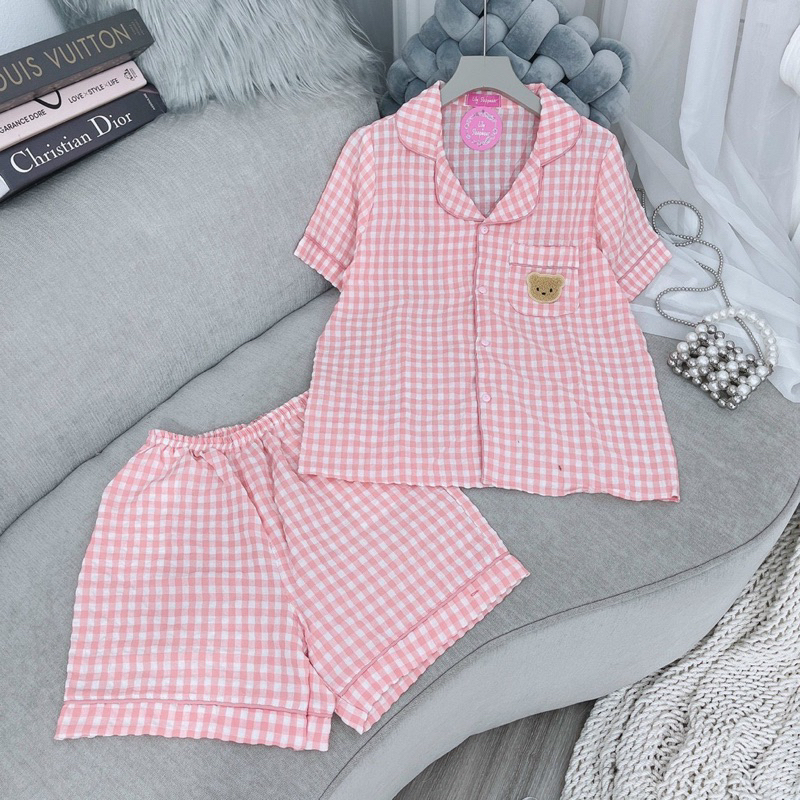 Bộ Đồ Ngủ Pijama Ngắn Tay Hoạ Tiết Caro Thêu Gấu Túi Siêu Cute