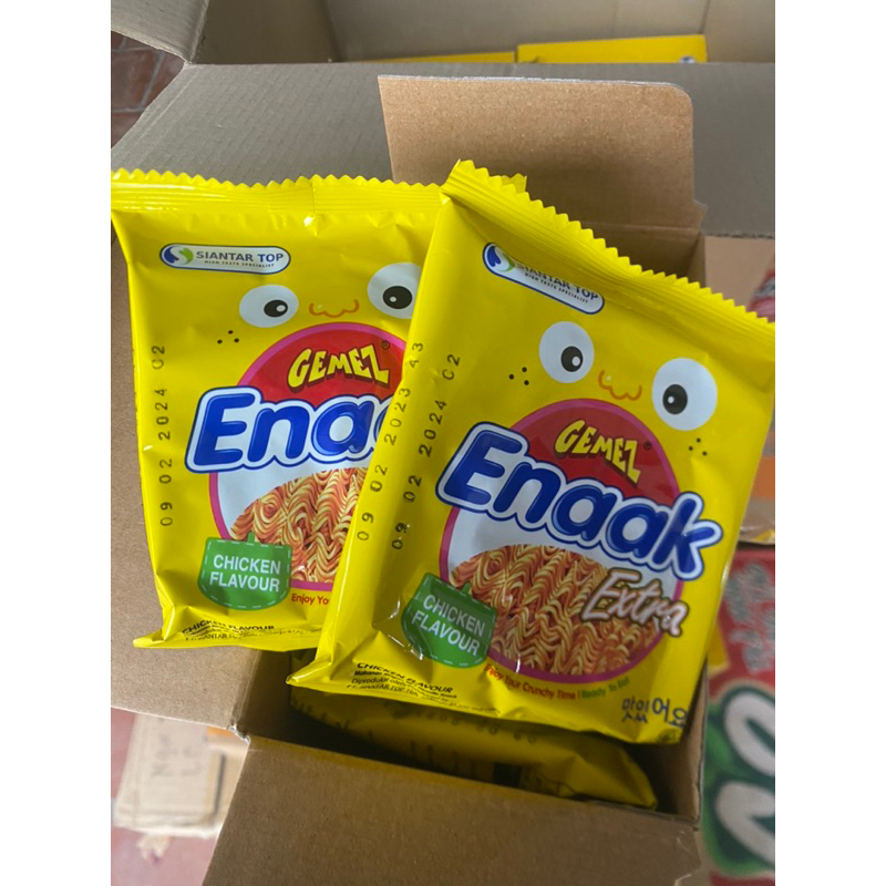 Snack mì trẻ em Enaak Indonesia vị gà truyền thống thùng 1gói x 30g