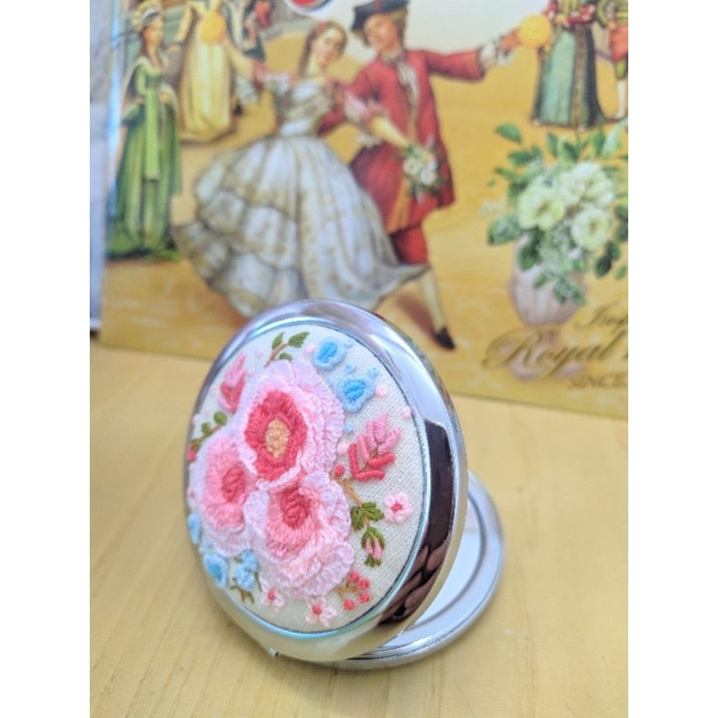 Gương thêu tay mini, gương bọc vải, gương tròn trang điểm bỏ túi