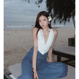 Áo croptop cổ v xếp ngực lai nhọn