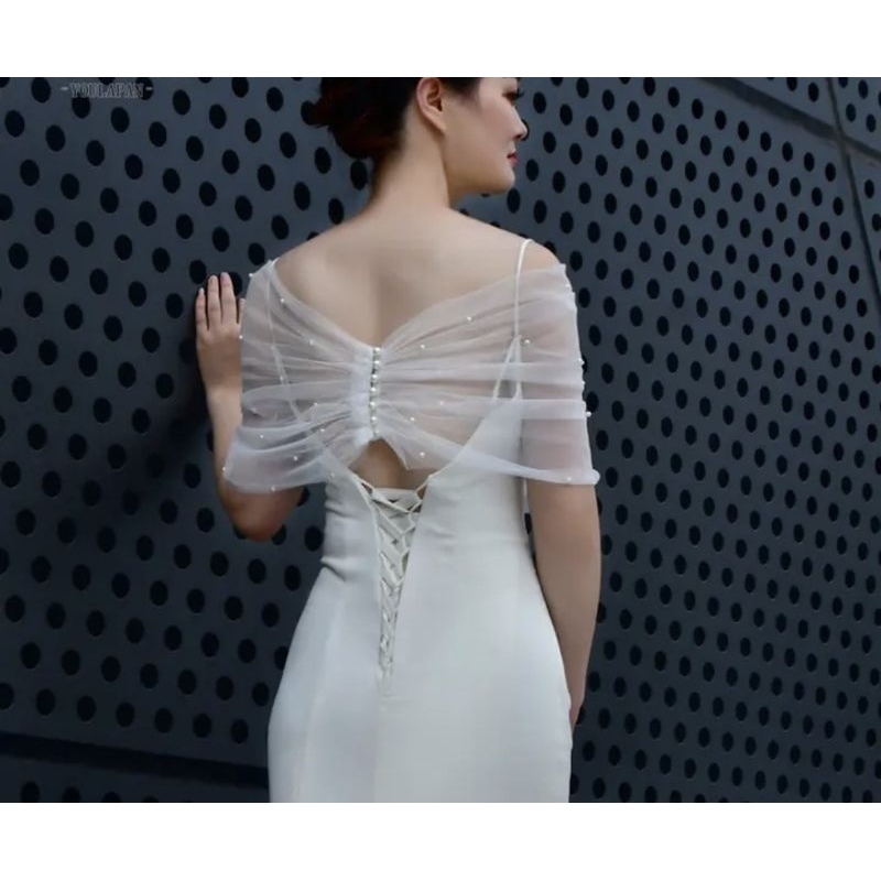 Áo khoác choàng lưới và găng tay cô dâu đính hạt đẹp