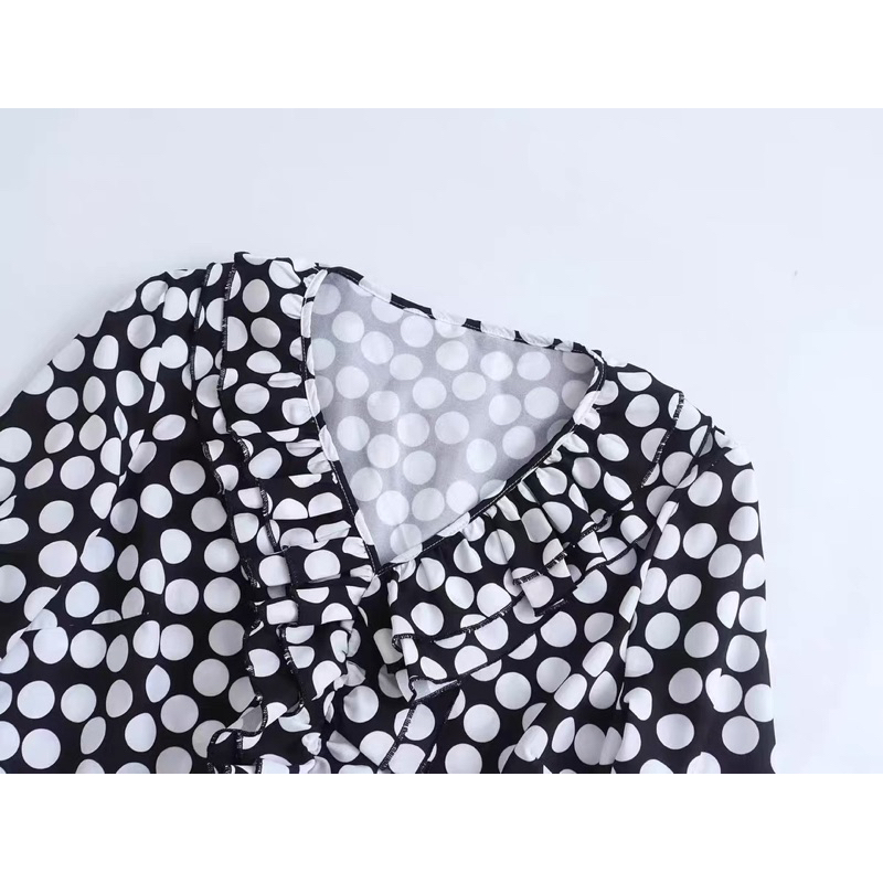 Đầm đen TQXK tay loe.