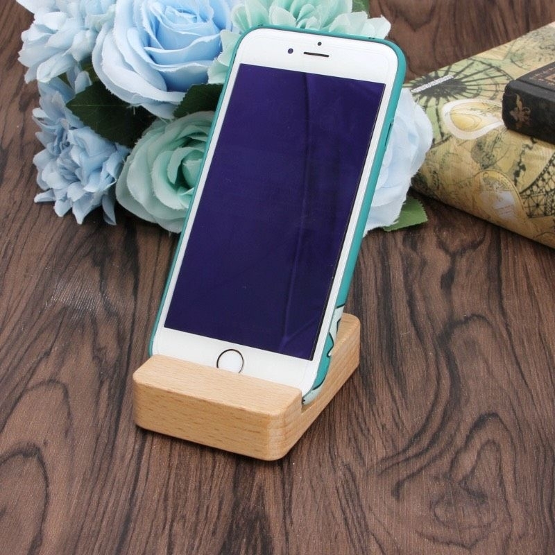 Giá kê Điện Thoại, iPad, Máy tính bảng bằng gỗ Thông nhỏ gọn tiện lợi