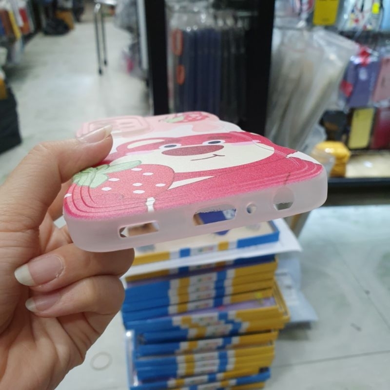 Ốp lưng Samsung A23 dẻo viền rợn sóng lưng in hình gấu dâu có bảo vệ camera