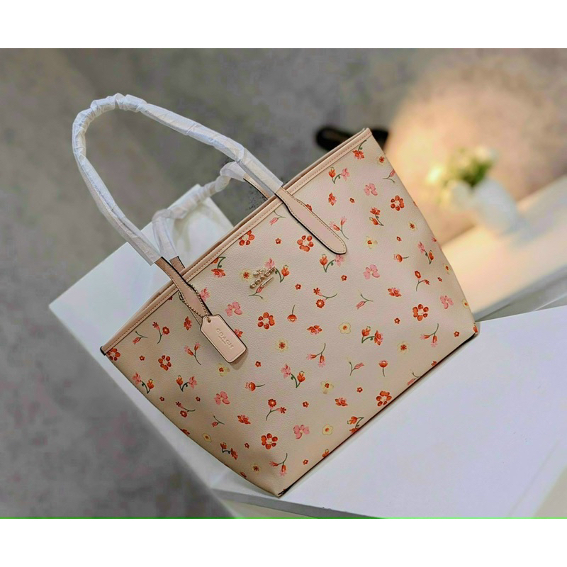 Túi Coach City Tote công sở nền hoa