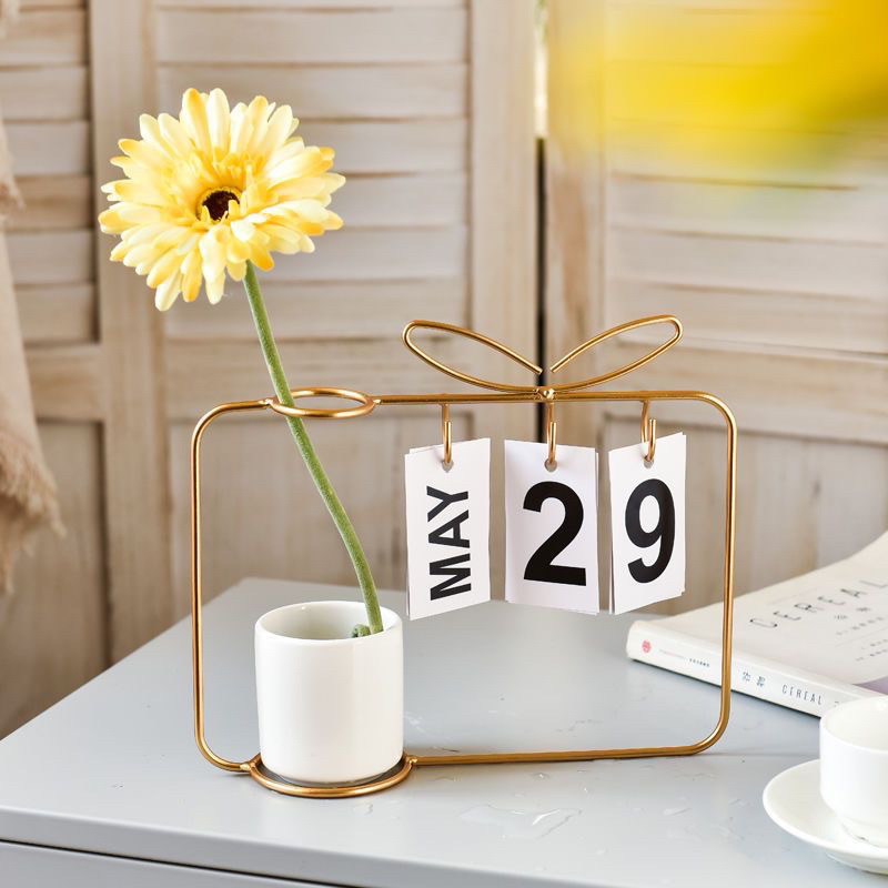 Lịch để bàn khung kim loại kèm lọ cắm hoa Bắc Âu - Lịch lật Decor trang trí nhà cửa , văn phòng , bàn học