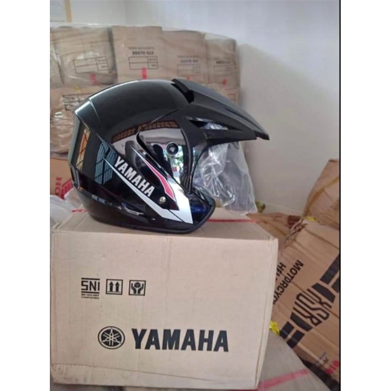 Nón yamaha 3/4 hàng Nhập Khẩu Theo Xe. Indonesia sản xuất. Nón đẹp ko  trầy xước.