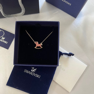 Fullbox vòng cổ ngựa gỗ vàng hồng swarovski -Shirtwwear