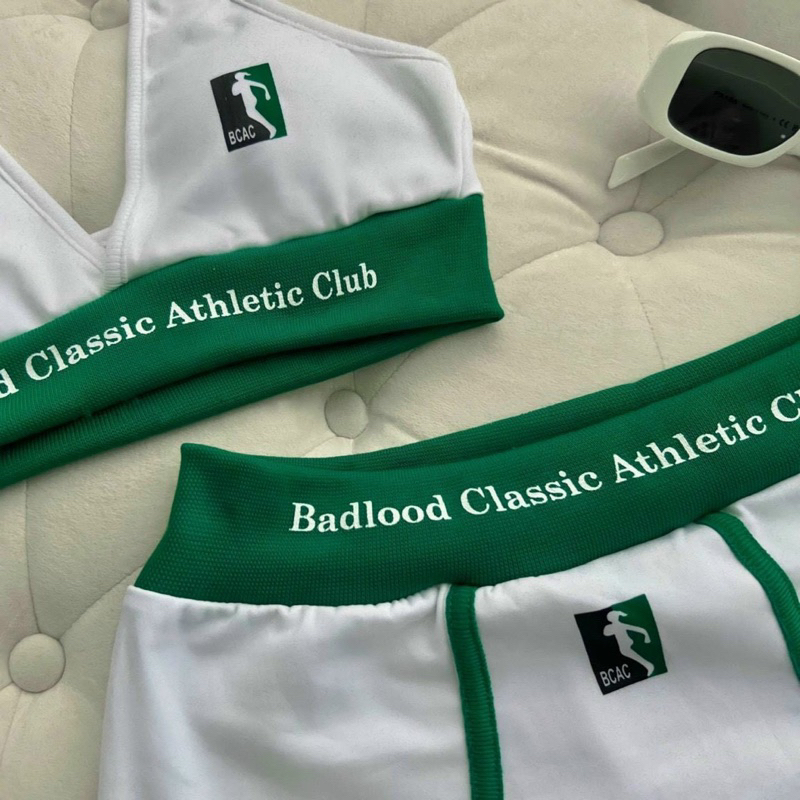 Set bikini xanh lá Badblood